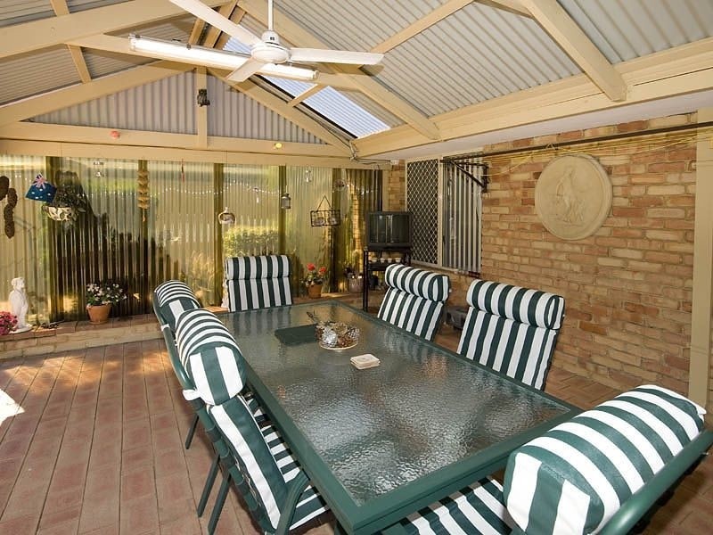 8 Wisteria Place, Thornlie WA 6108