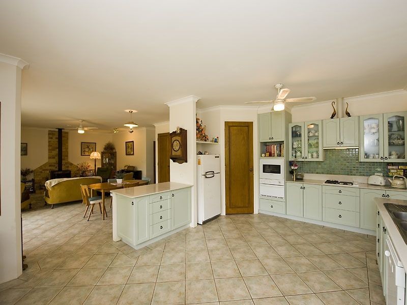 7 Willaring Drive, Beckenham WA 6107