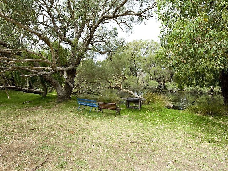 7 Willaring Drive, Beckenham WA 6107