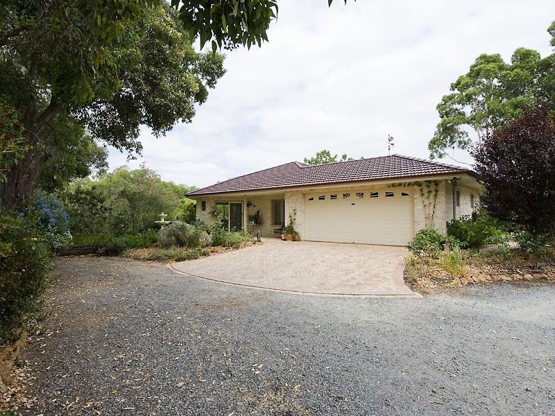 7 Willaring Drive, Beckenham WA 6107