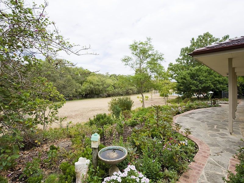 7 Willaring Drive, Beckenham WA 6107