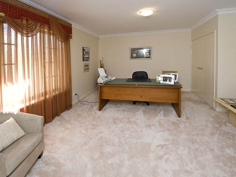 30 West End Parade, Canning Vale WA 6155