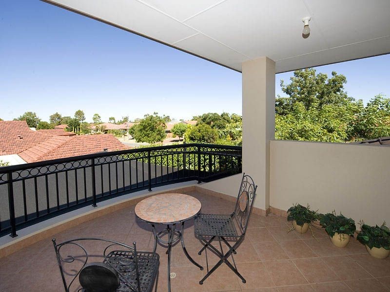 30 West End Parade, Canning Vale WA 6155