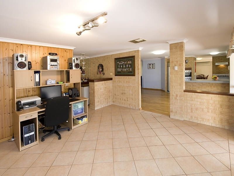69 Flowerwood Way, Huntingdale WA 6110