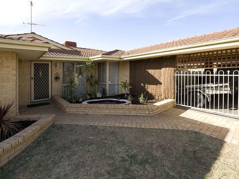 69 Flowerwood Way, Huntingdale WA 6110