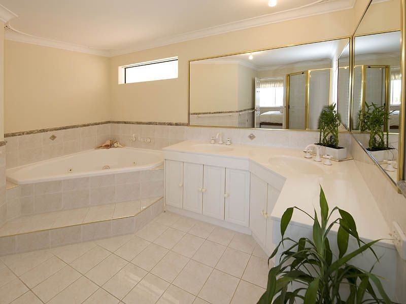 16 Challenger Rise, Coogee WA 6166