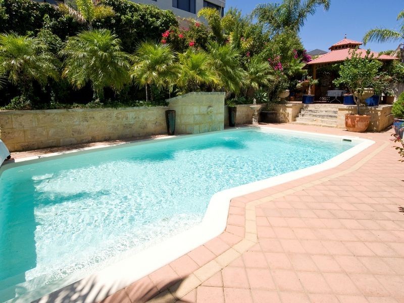 16 Challenger Rise, Coogee WA 6166