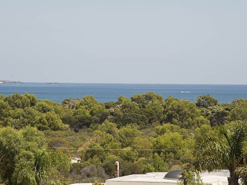 16 Challenger Rise, Coogee WA 6166