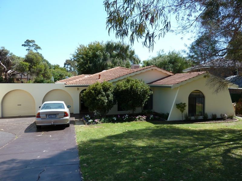 90 Regency Drive, Thornlie WA 6108