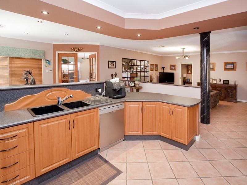 13 Lucas Loop, Canning Vale WA 6155