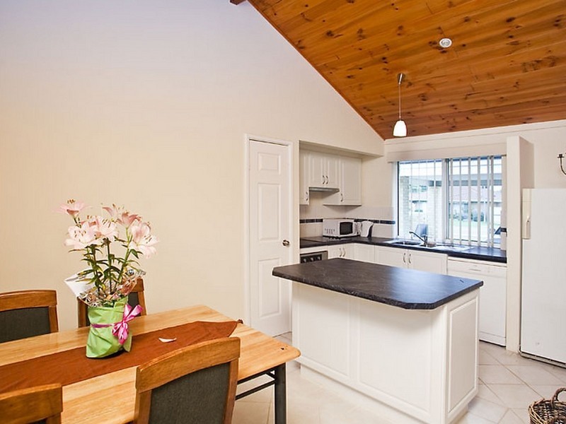 16 Bullfinch Street, Huntingdale WA 6110