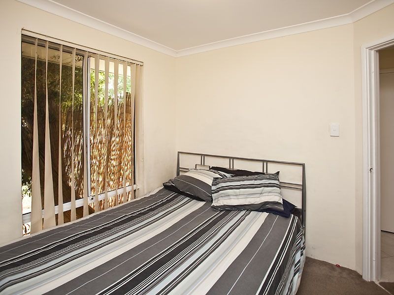 16 Bullfinch Street, Huntingdale WA 6110