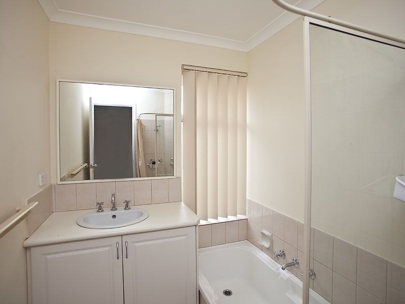 16 Bullfinch Street, Huntingdale WA 6110