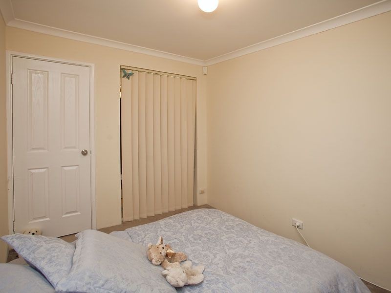 16 Bullfinch Street, Huntingdale WA 6110