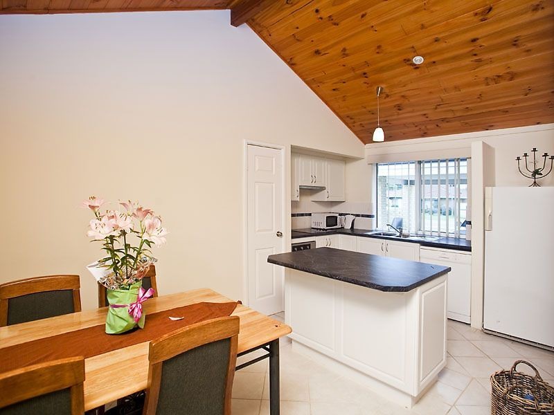 16 Bullfinch Street, Huntingdale WA 6110