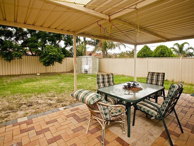 16 Bullfinch Street, Huntingdale WA 6110