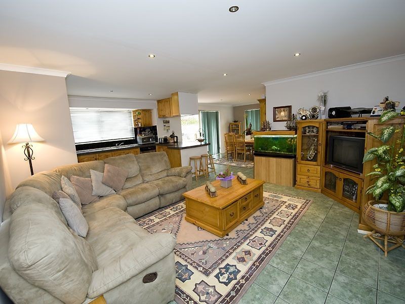 32 Blakemore Retreat, Huntingdale WA 6110