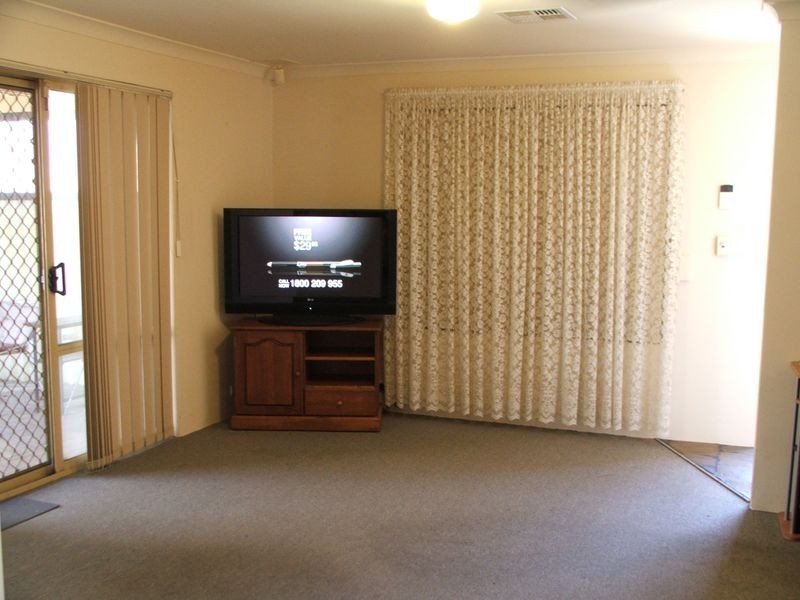 8/23 Helm Street, Maddington WA 6109