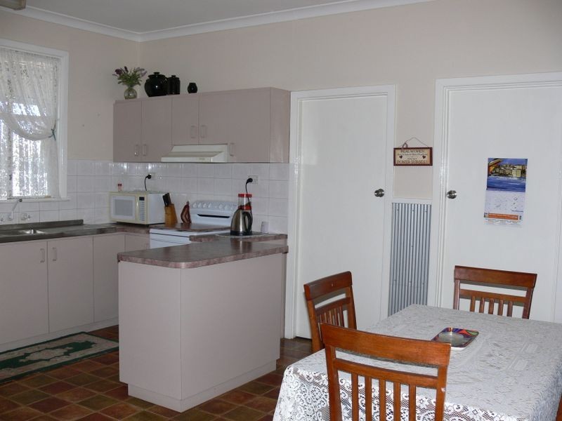 13 Morton Street, Merredin WA 6415