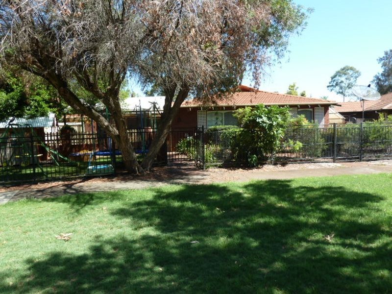 76 Regency Drive, Thornlie WA 6108