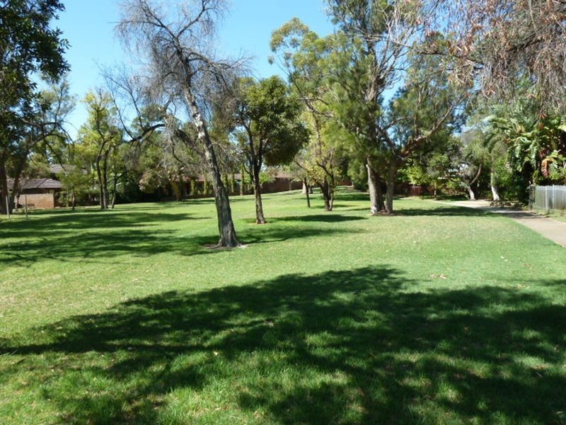 76 Regency Drive, Thornlie WA 6108