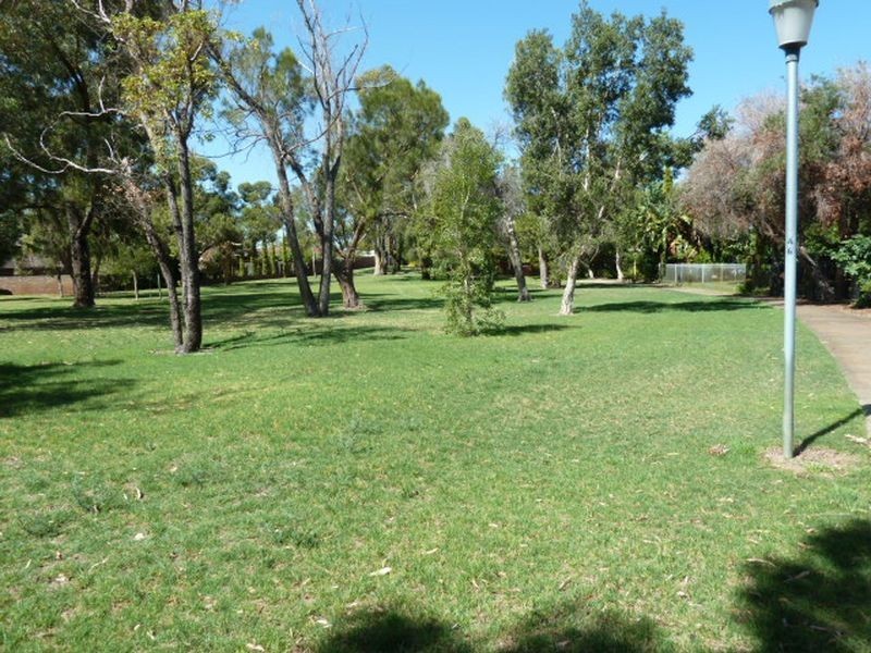 76 Regency Drive, Thornlie WA 6108