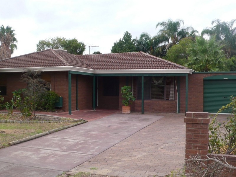 24 Storey Road, Thornlie WA 6108