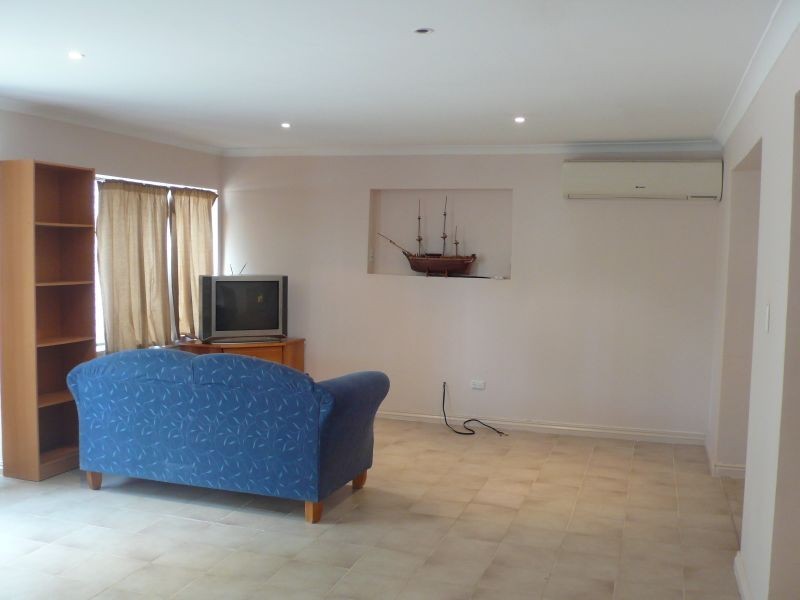 11 Levine Crt, Thornlie WA 6108