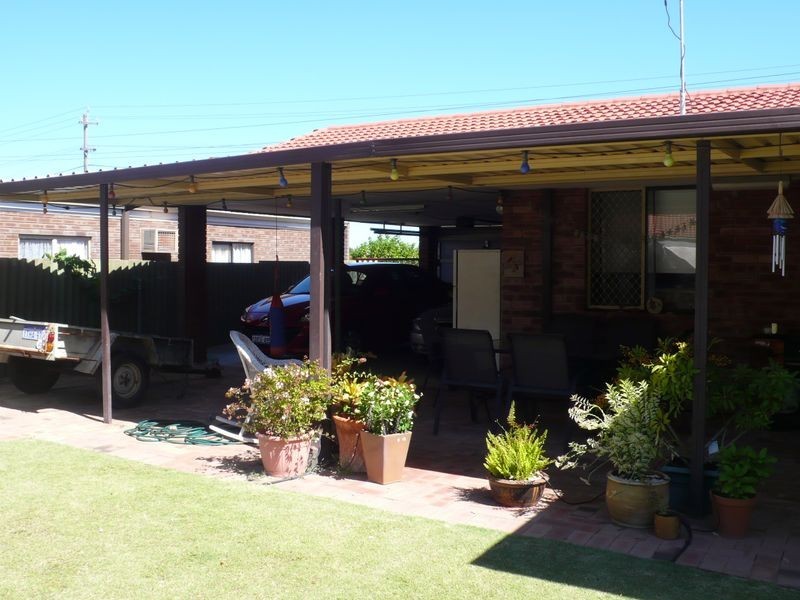 66 Murdoch Road, Thornlie WA 6108