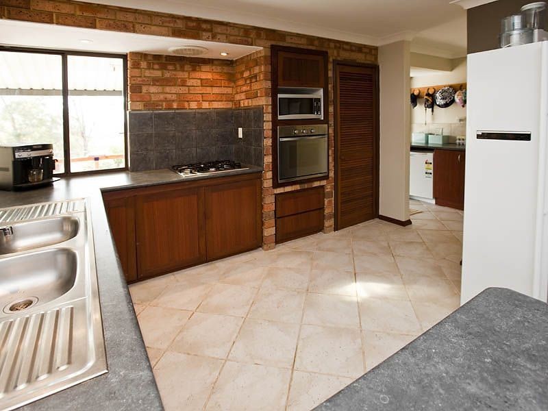 17 Millbrook Close, Jarrahdale WA 6124