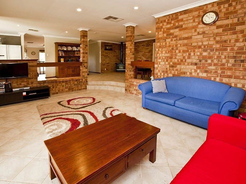 17 Millbrook Close, Jarrahdale WA 6124