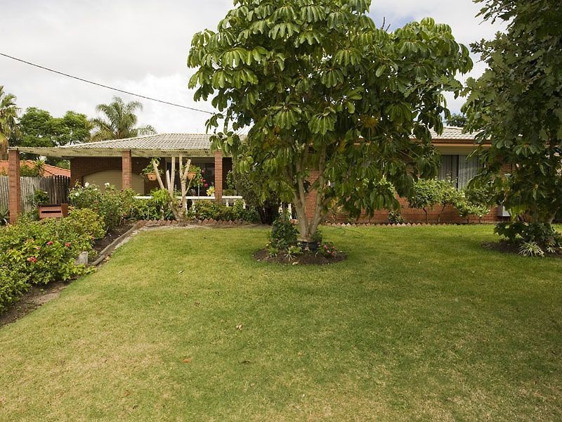 13 Barming Street, Gosnells WA 6110