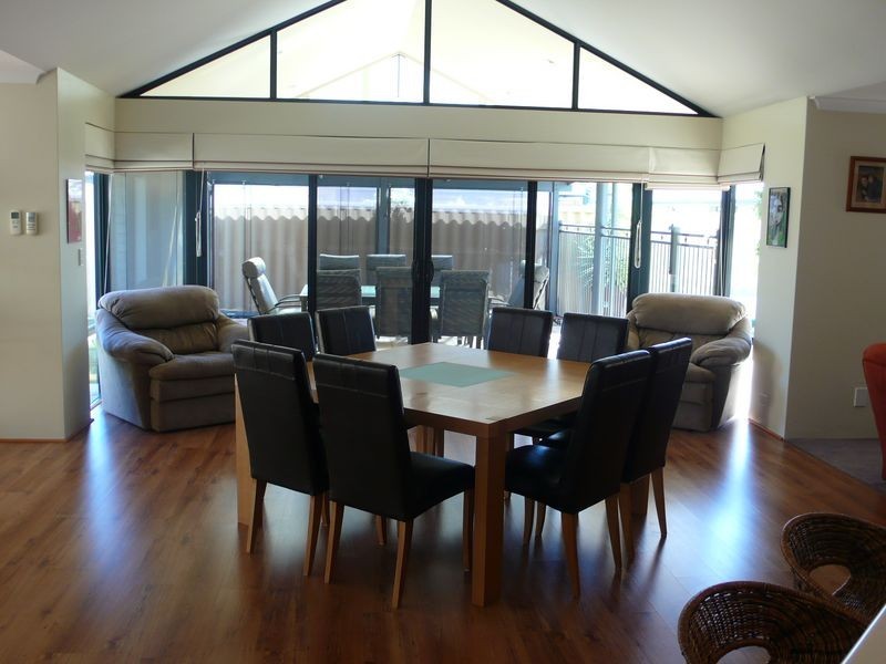 7 Tranquil Gardens, Atwell WA 6164