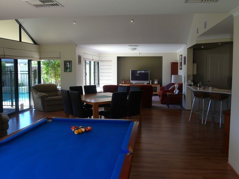 7 Tranquil Gardens, Atwell WA 6164