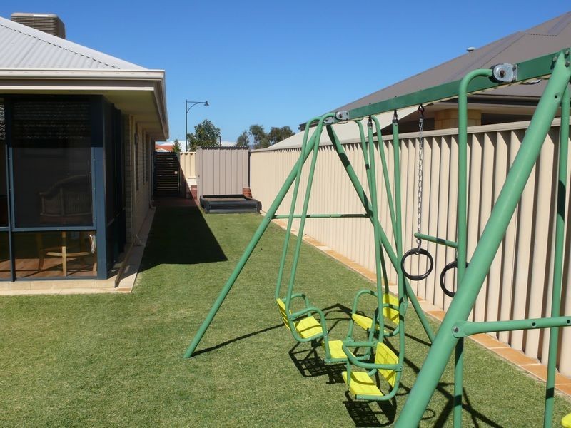 7 Tranquil Gardens, Atwell WA 6164
