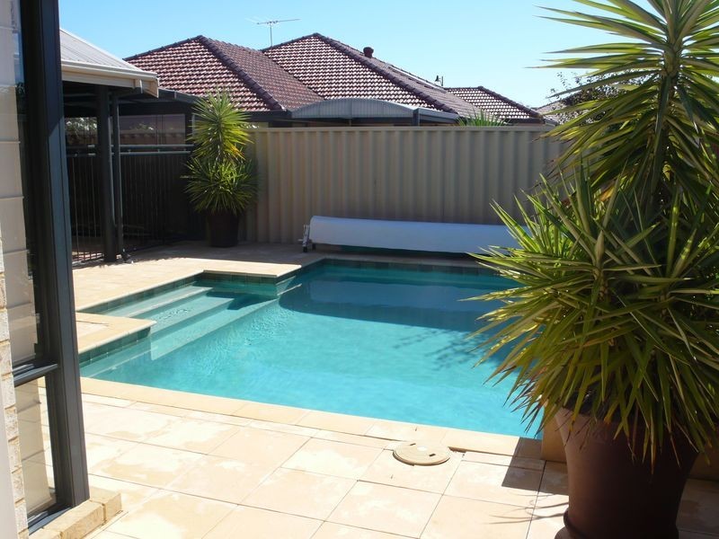7 Tranquil Gardens, Atwell WA 6164