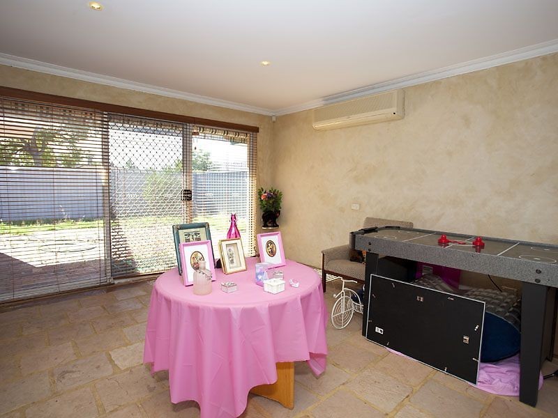 12/2 Glennis Close, Gosnells WA 6110