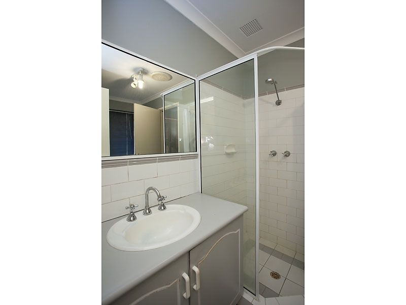 12/2 Glennis Close, Gosnells WA 6110