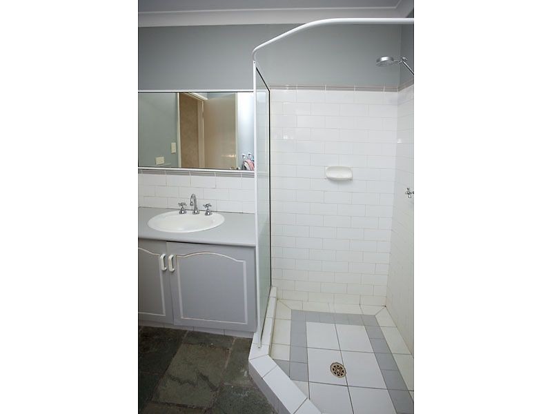 12/2 Glennis Close, Gosnells WA 6110