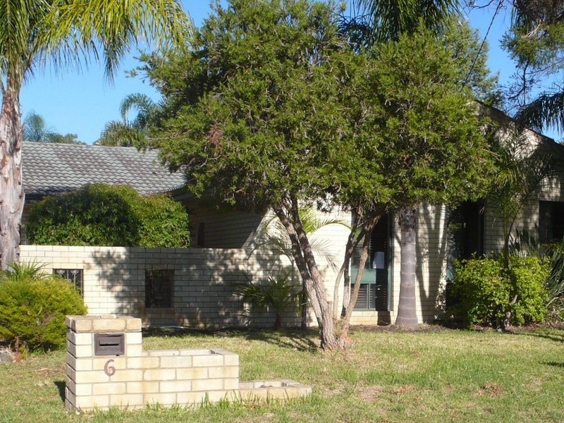 6 Luke Court, Thornlie WA 6108