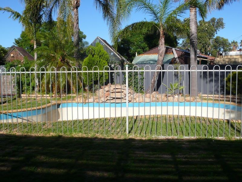 6 Luke Court, Thornlie WA 6108