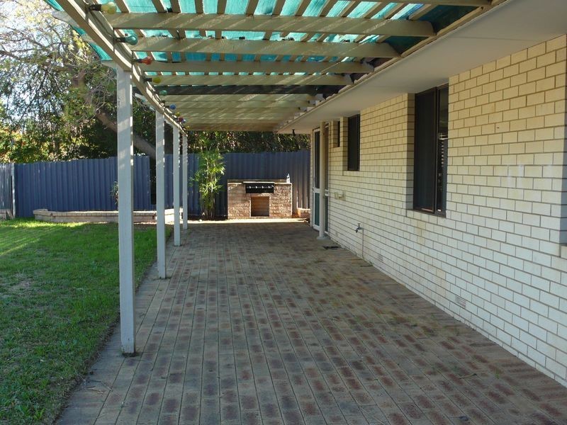 6 Luke Court, Thornlie WA 6108