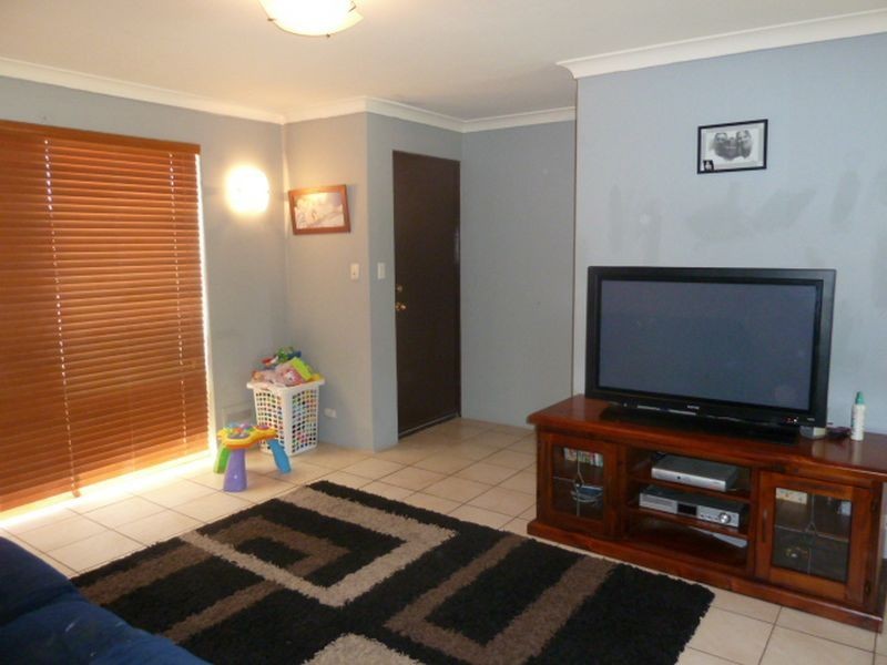 12 Oriole Way, Thornlie WA 6108