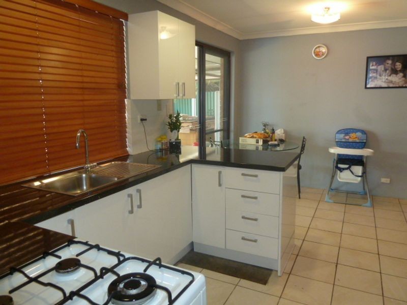 12 Oriole Way, Thornlie WA 6108