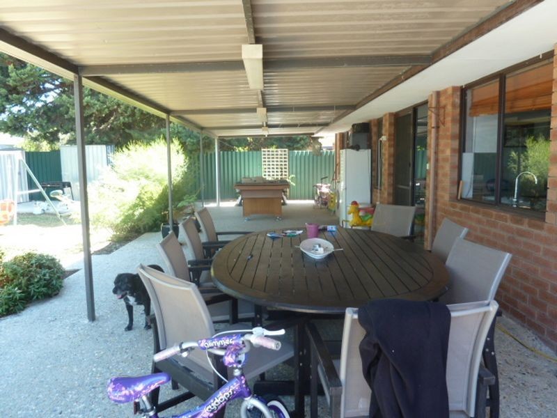12 Oriole Way, Thornlie WA 6108