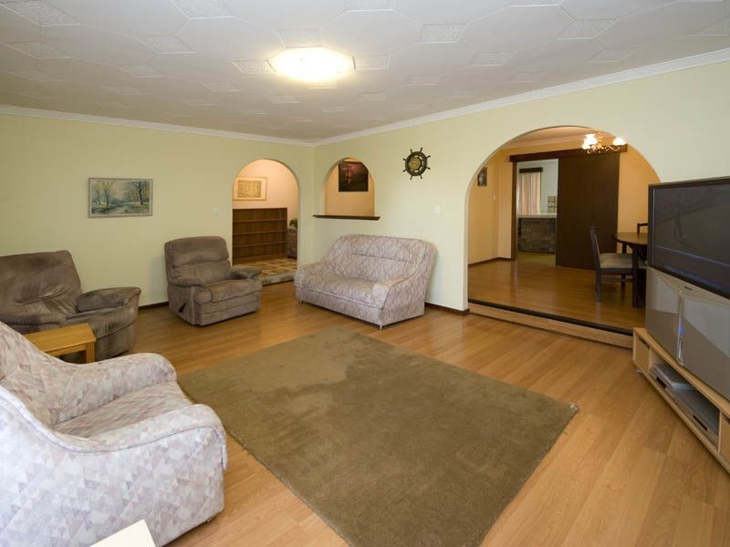10 Pilot Road, Huntingdale WA 6110