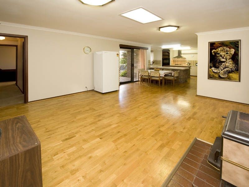 10 Pilot Road, Huntingdale WA 6110