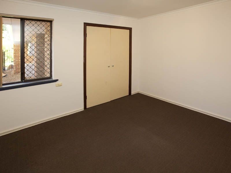 14 Grenadier Drive, Thornlie WA 6108