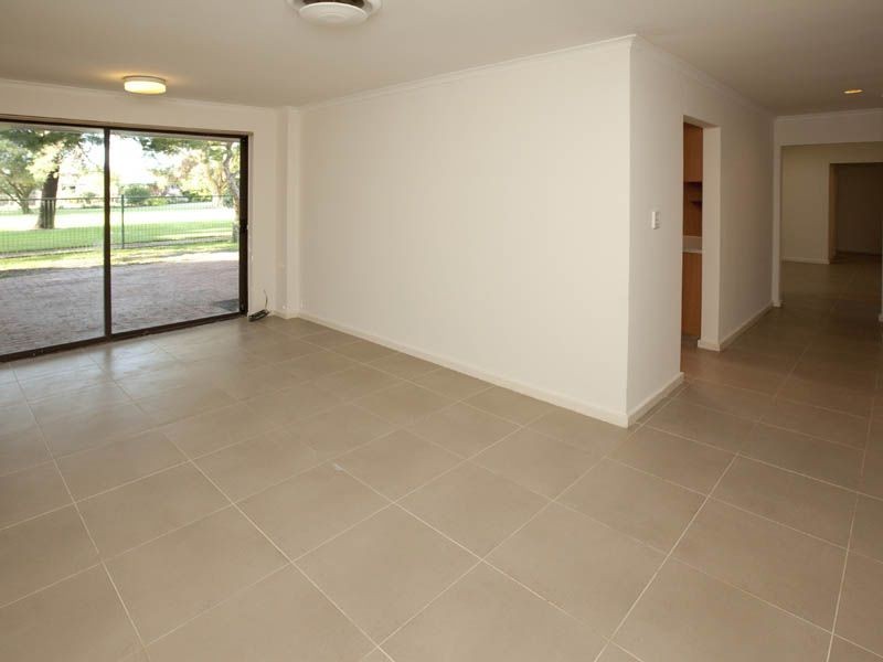 14 Grenadier Drive, Thornlie WA 6108