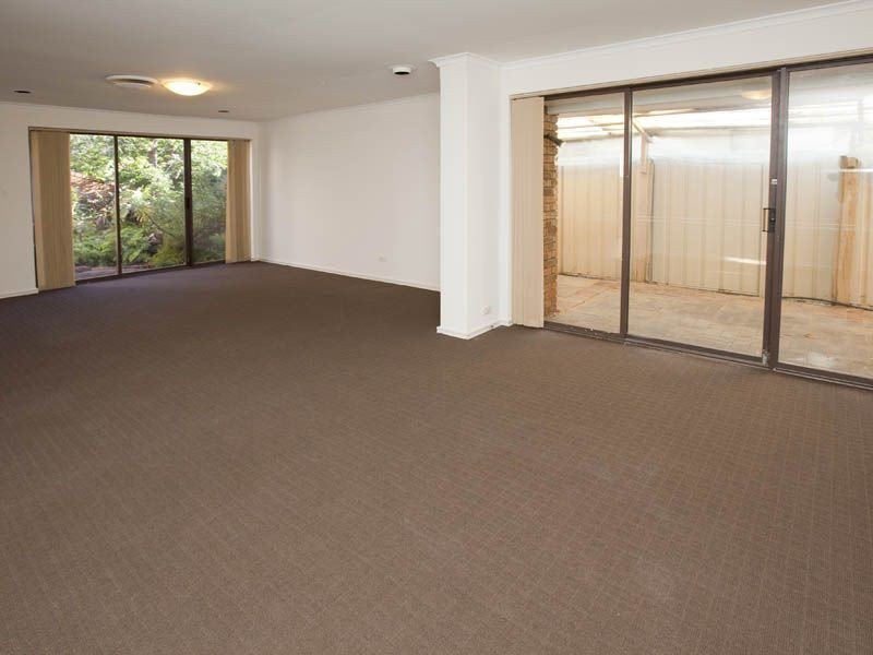14 Grenadier Drive, Thornlie WA 6108